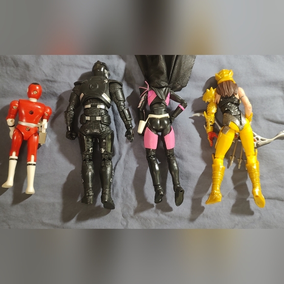 4 Power Ranger Action Figures - Picture 6 of 6